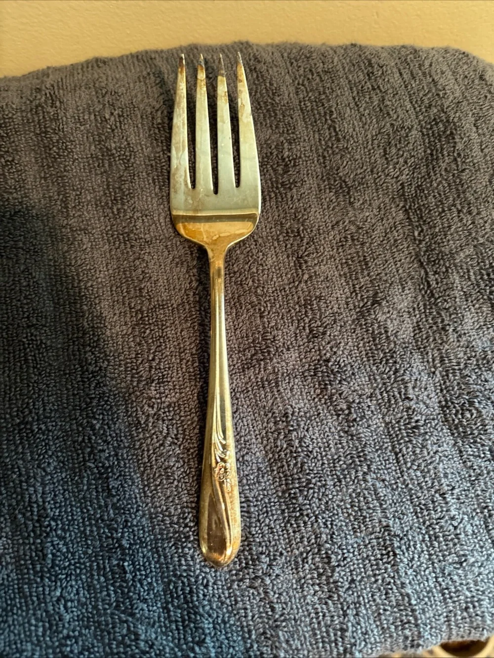 Gold-Tone 4-Piece Serving Utensil Set with Floral Detail
